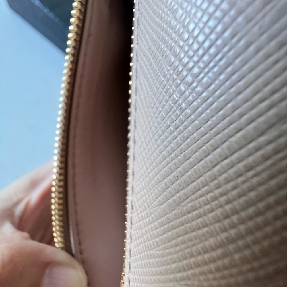 Prada Wallet - Picture 10 of 16